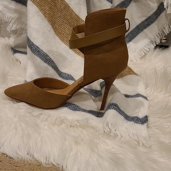 D shoes - Picture 2 of 12